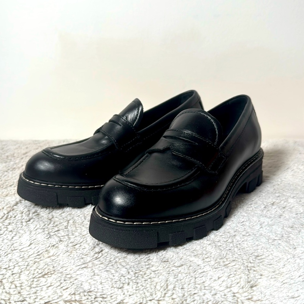 La CANADIENNE Classic Black Loafers